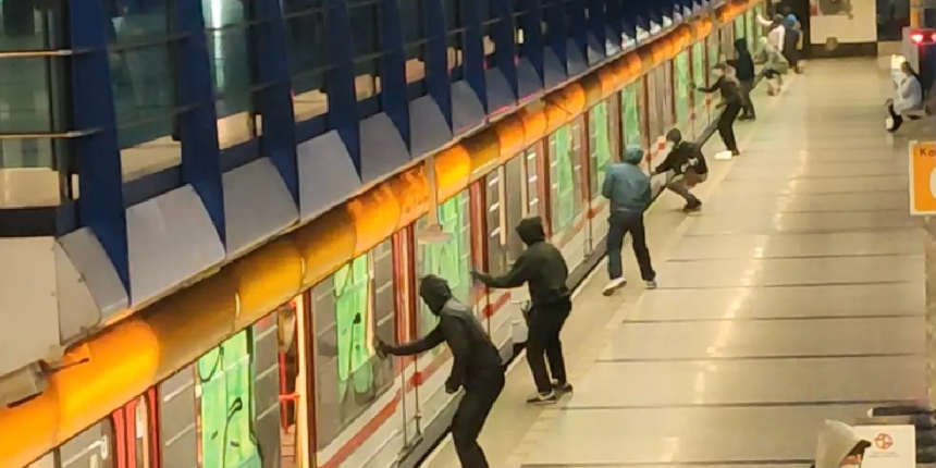 Metroya sprey boyalı saldırı! Yolcular isyan etti