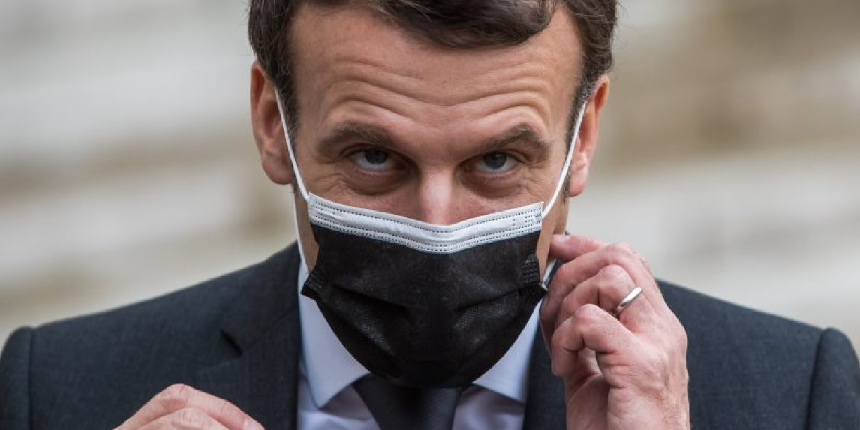 Cumhurbaşkanı Macron’un aşı kartını kullanan gence ceza