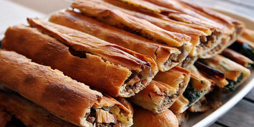 Samsun'un Çok Meşhur Kıymalı Pide Tarifi! Bafra Pidesine Bayılacaksınız! Yanında da Mis Gibi Ayran