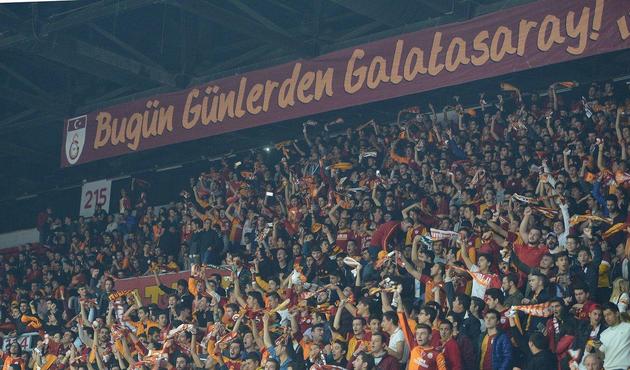 Galatasaray'ın hocasından şok açıklama: Fenerbahçe'yi kıskanıyorum