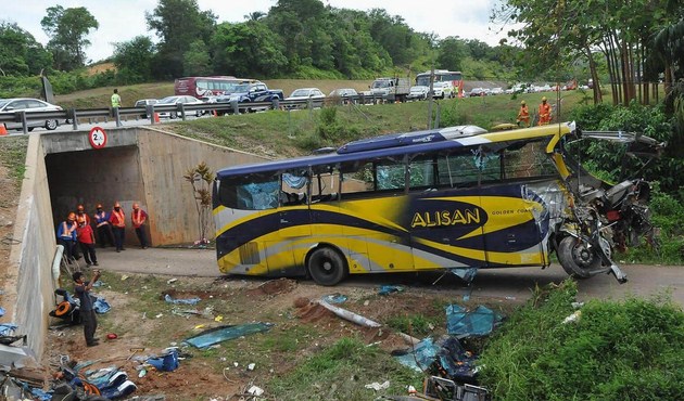 Myanmar'da otobüs faciası: 22 ölü, 17 yaralı