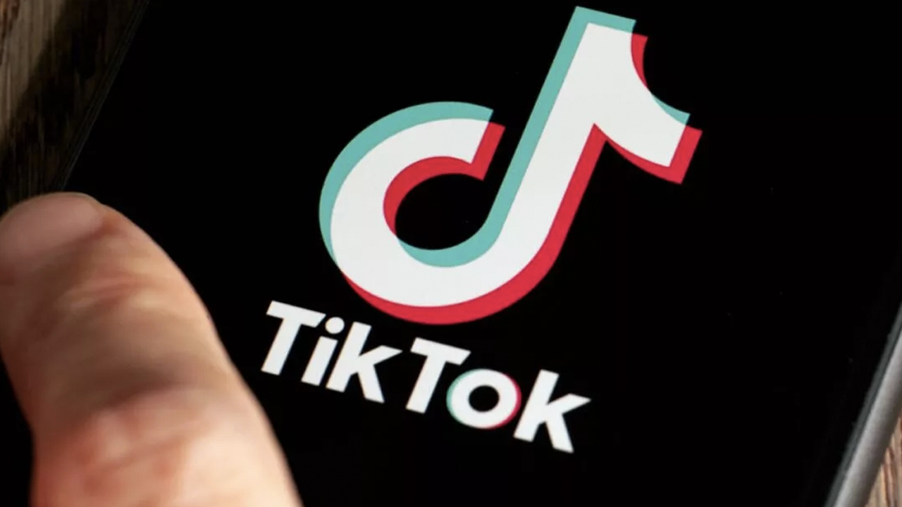 TikTok'taki son rezalet görenleri çıldırttı: Lise öğrencisi, öğretmenini hastanelik etti
