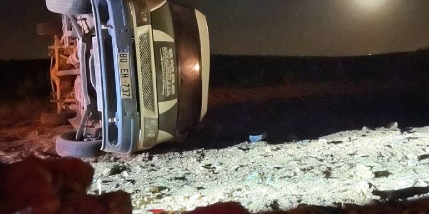 Öğrencileri taşıyan servis devrildi: 1 öğrenci öldü, 5 yaralı var