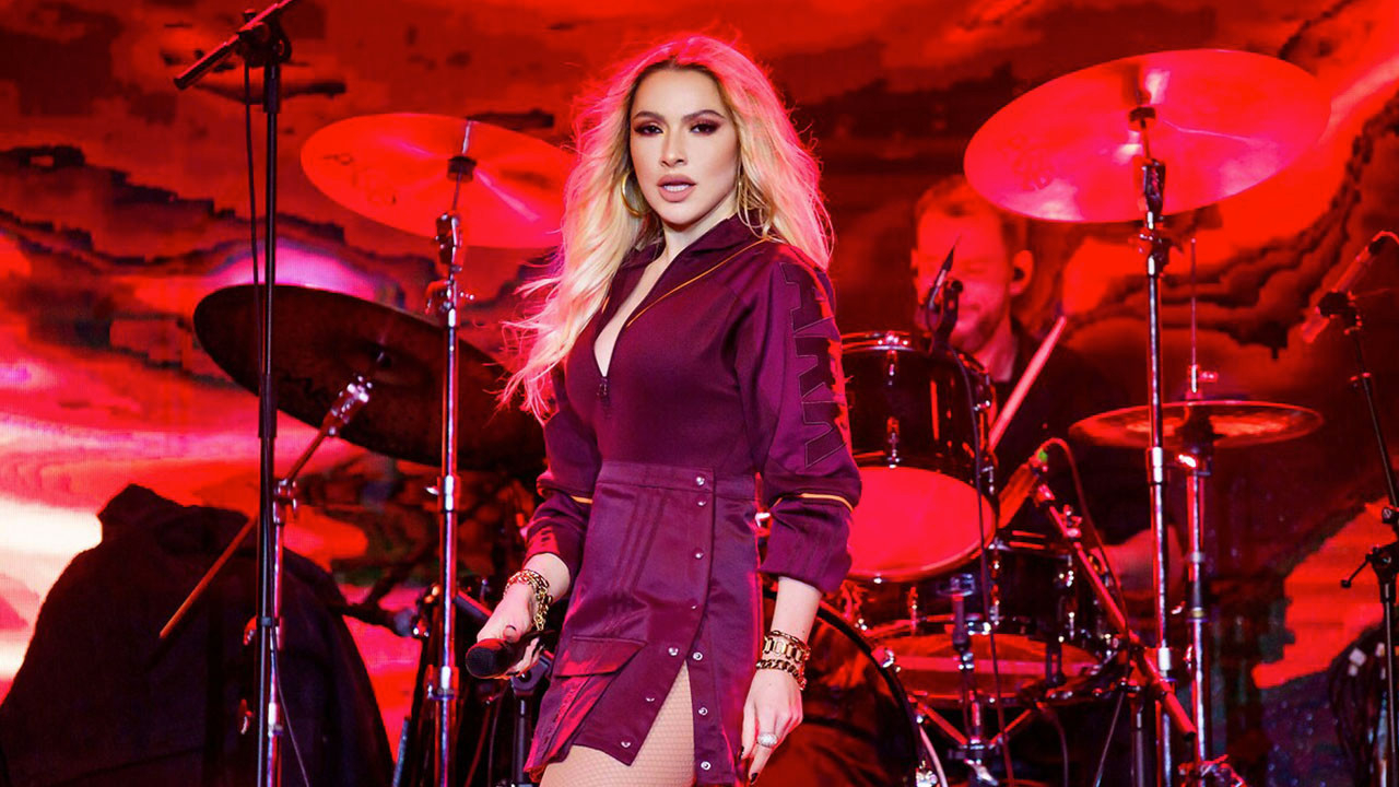 Hadise'nin yıllar önce boşanan anne ve babası mahkemelik oldu