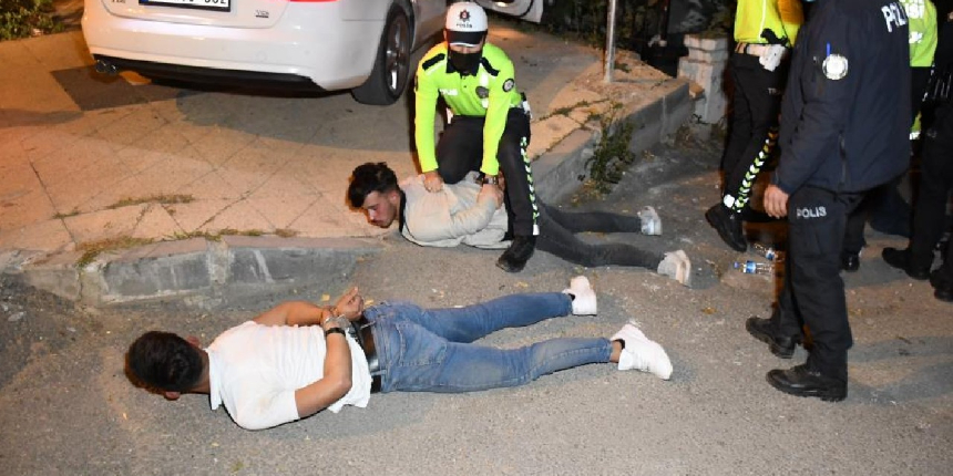 Polis “Direnme yat” dedi yatmadı, yatırıldı kalkmadı