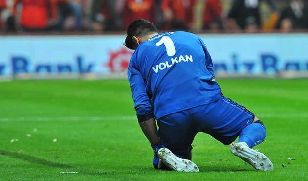Volkan Demirel’e telefon atan holigan yakalandı