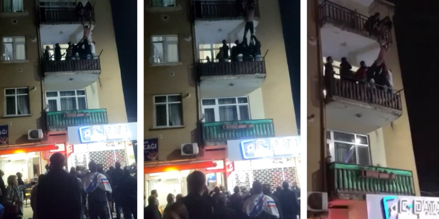 Sevgilisi ile tartışıp balkondan atlamak istedi, mahalleli zor tuttu!