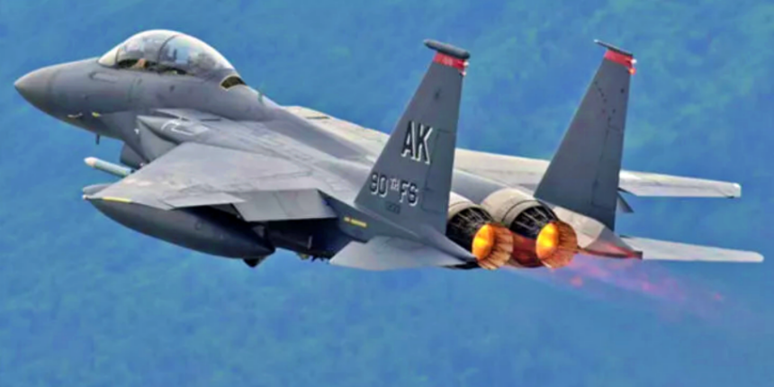 ABD, Yunanistan'a tatbikat adı altında 15 F-15 savaş uçağı sevk etti!