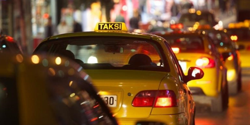 İddia: Taksici köprüyü geçerken turistten vize parası aldı!