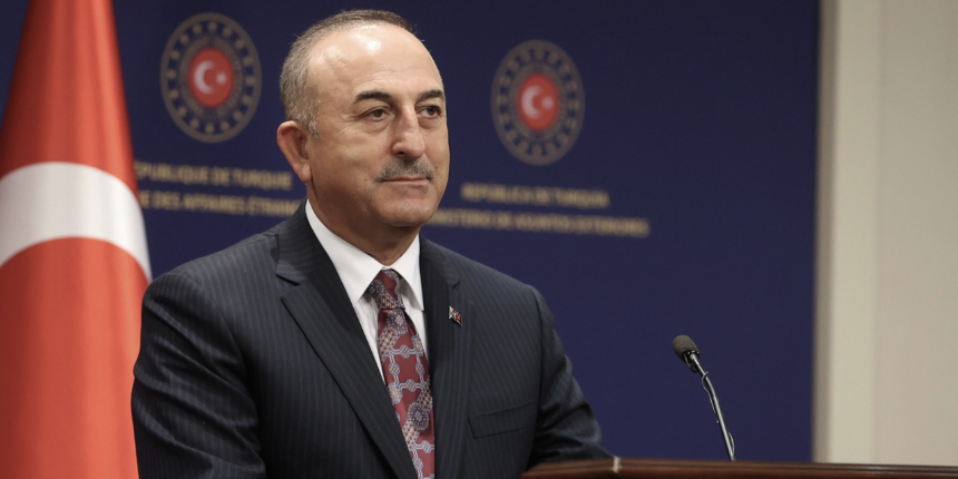 Dışişleri Bakanı Çavuşoğlu: 10 büyükelçi arasında bavullarını toplayanlar olmuş