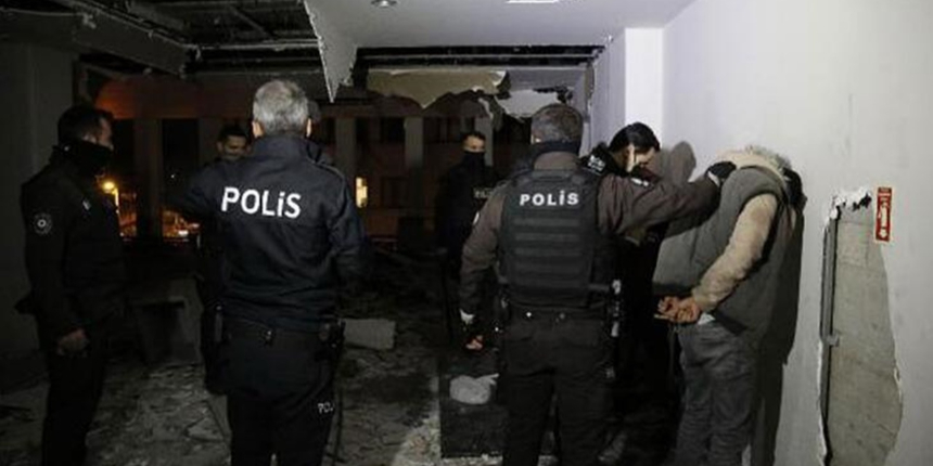 Reza Zarrab'ın Beyoğlu'ndaki el konulan binasına baskın!