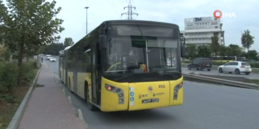 İETT çilesi! Otobüs Bahçelievler’de yolda kaldı, yolcular isyan etti