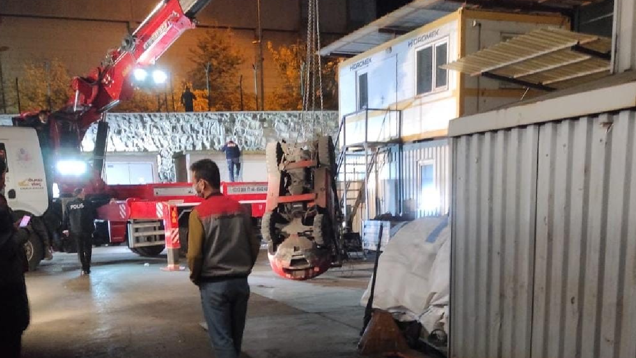 Forkliftin altında kalan işçi feci şekilde can verdi