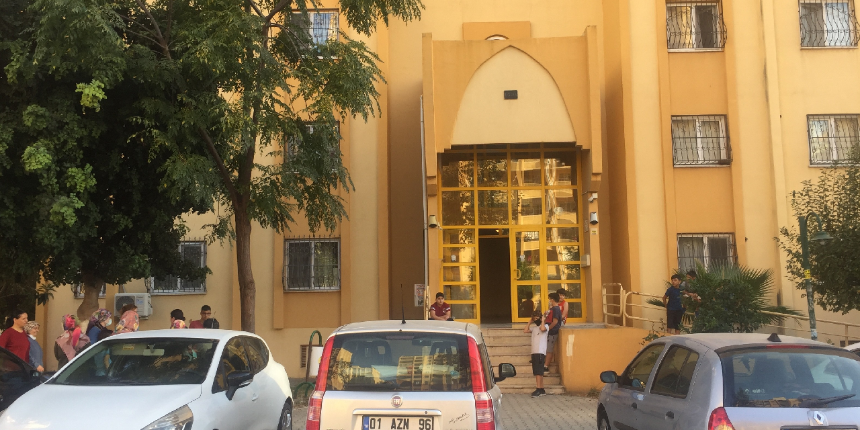 Korkunç gerçek apartmanı kötü koku sarınca ortaya çıktı