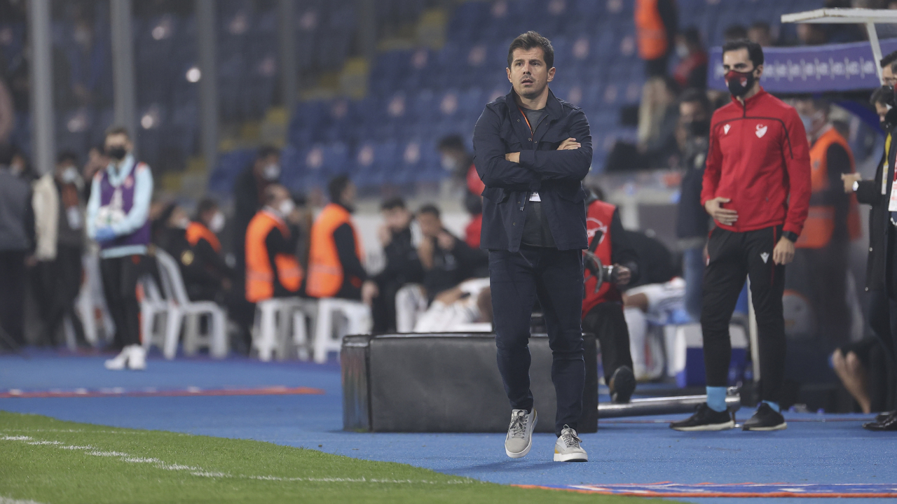 Emre Belözoğlu kaldığı yerden devam ediyor... Başakşehir'in yeni hocası 3 puanla başladı