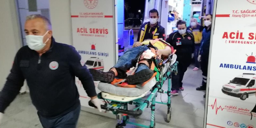 Temizlik yaparken bıçağın üzerine düşüp yaralandı