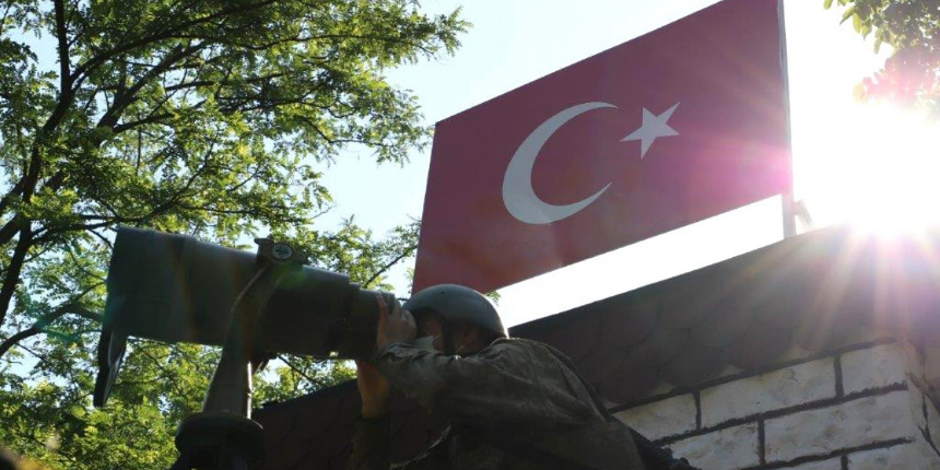 Huduttan geçemediler: Sınırda 2'si kırmızı bültenle aranan, 3'ü FETÖ'cü 10 terörist yakalandı!