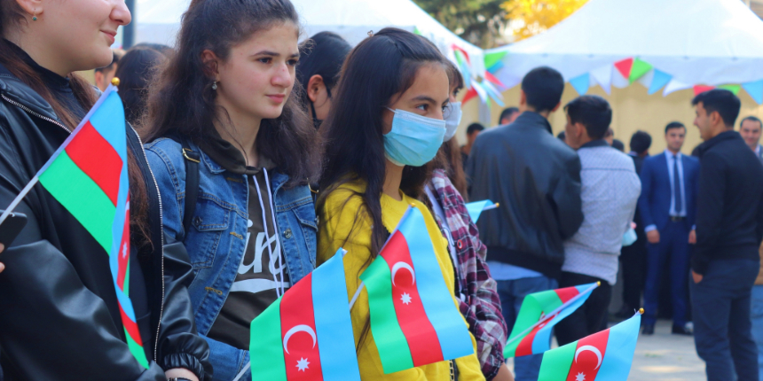 Gürcistan'da Azerbaycan'ın bağımsızlığı törenle kutlandı!