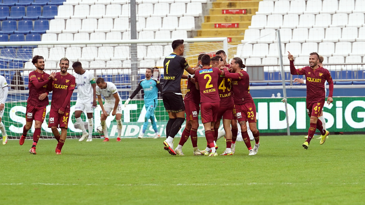 Tijanic'in füzesi Göztepe'ye 3 puanı getirdi... Kasımpaşa 7 maçtır kazanamıyor