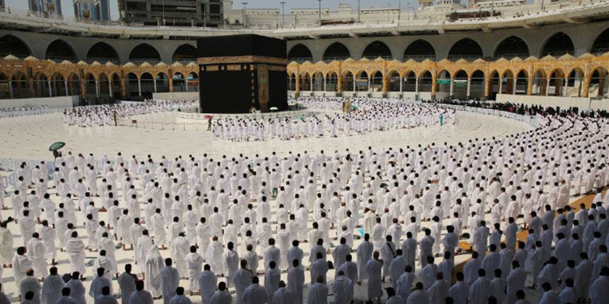 Mescid-i Haram ve Mescid-i Nebevi tam kapasiteyle ibadete açıldı! Sosyal mesafesiz ilk namaz kılındı