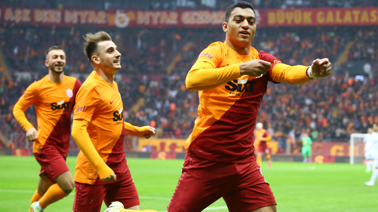 Galatasaray namağlup Konyaspor'u tek golle devirdi... Mohamed atmaya devam ediyor