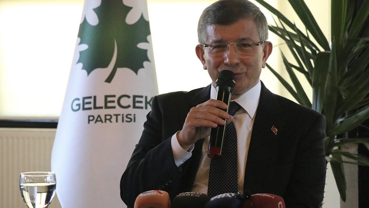 Davutoğlu kaza geçirdi, belinde ciddi sıkıntı var