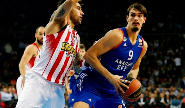 Anadolu 62 Efes-Olympiakos 74