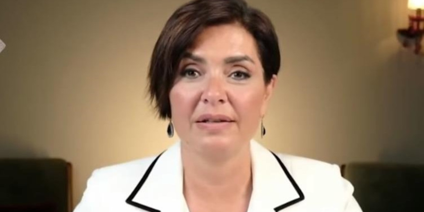Kendisine gelen küfürü okudu! Özlem Gürses neden ceza verilmediğini sorguluyor!
