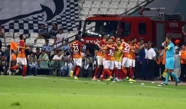 Galatasaray iki yıldızını gözden çıkarttı