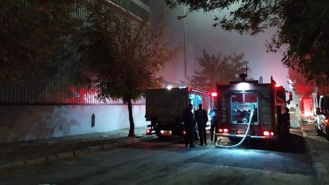 Gaziantep'te fabrika deposunda yangın!