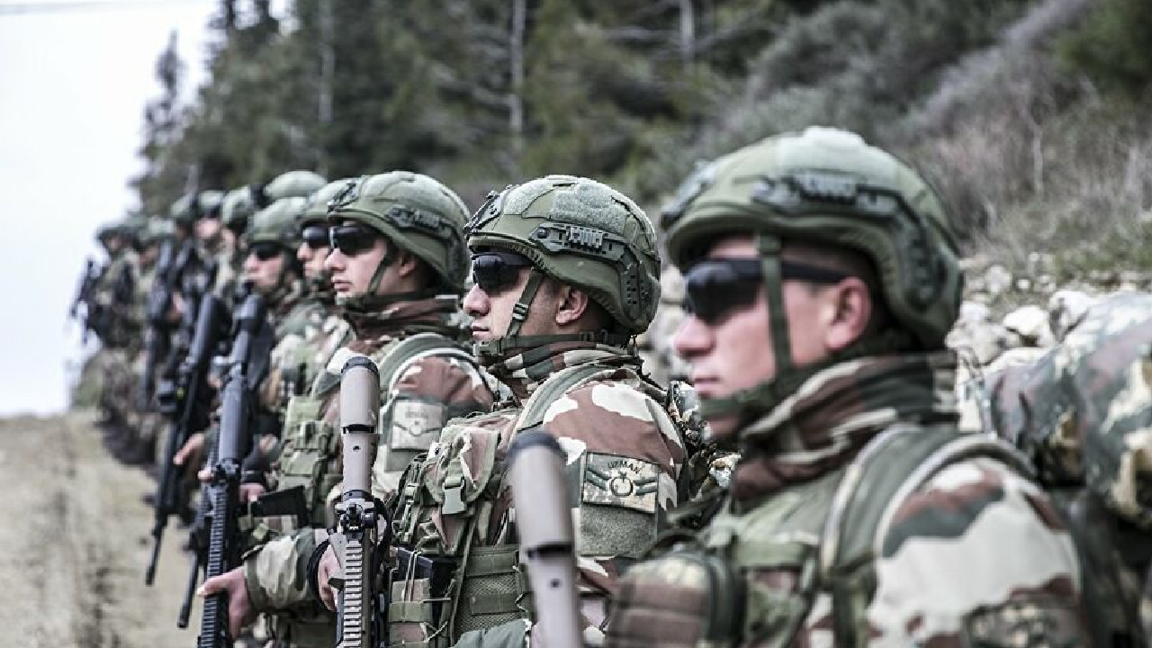 Türk askerlerinin Mali ve Orta Afrika'daki görev süresi uzatıldı