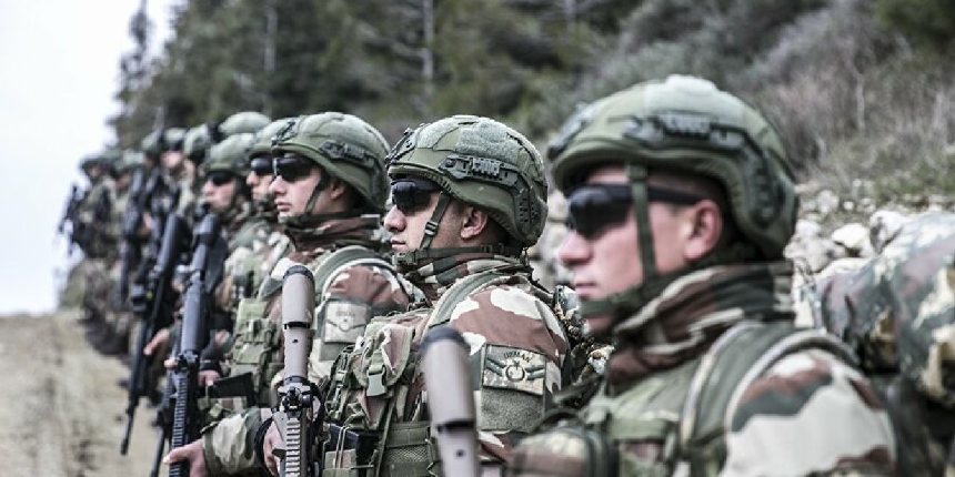 Türk askerlerinin Mali ve Orta Afrika'daki görev süresi uzatıldı