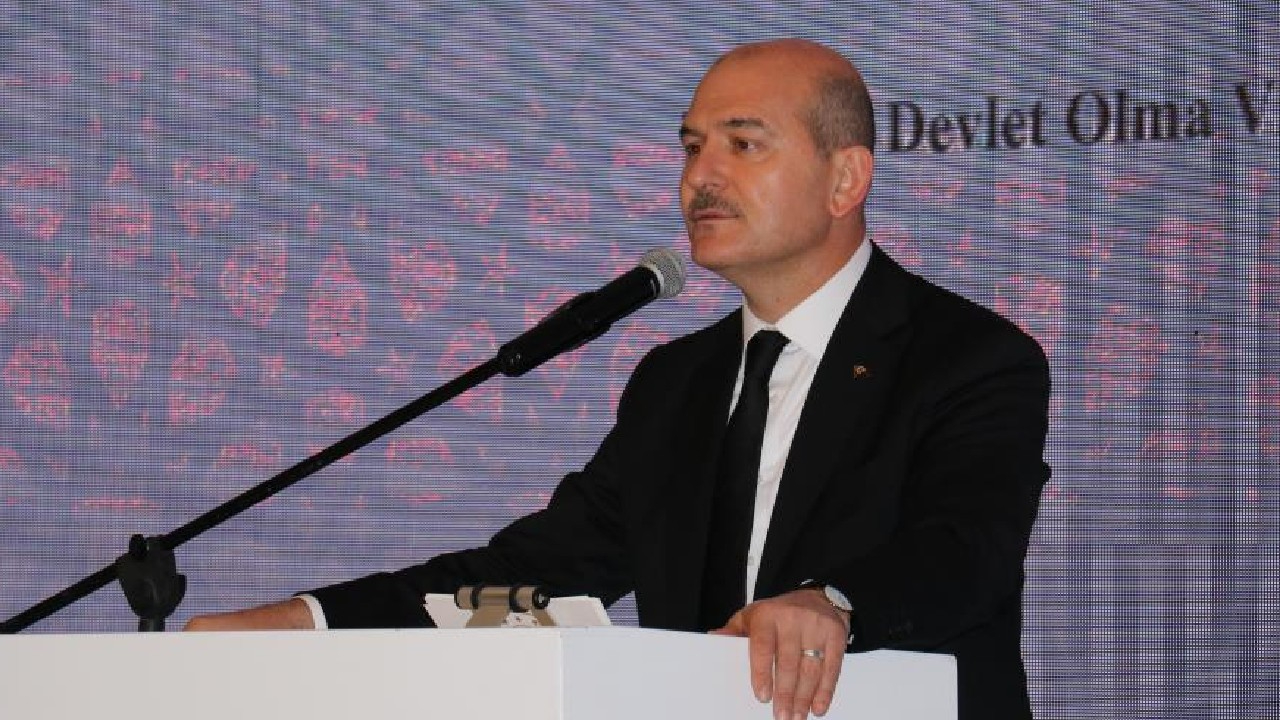 İçişleri Bakanı Soylu, 'Talimatlarınız elimizde' diyerek teröristlerin üstünden çıkan silahları paylaştı
