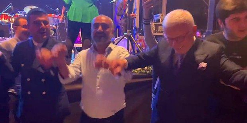 Ertuğrul Özkök - İsmail Saymaz halayının hatırlattıkları