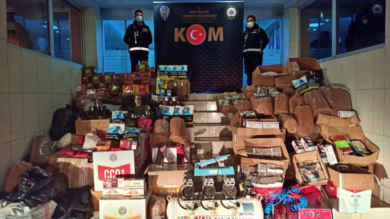 Ağrı'da kaçak tütün operasyonunda ele geçirilenler pes dedirtti!