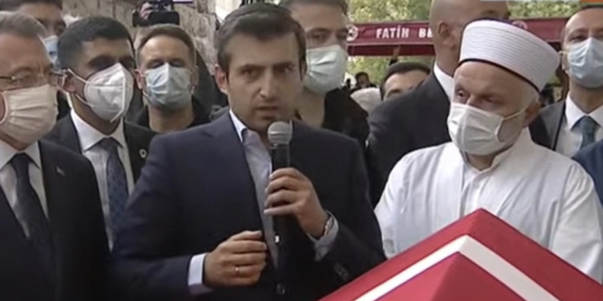 Selçuk Bayraktar, babasının cenaze namazı sonrası konuştu: Rehberimiz ve ilham kaynağımızdı