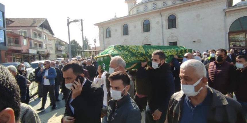 Ayağına kıymık battı, hayatını kaybetti