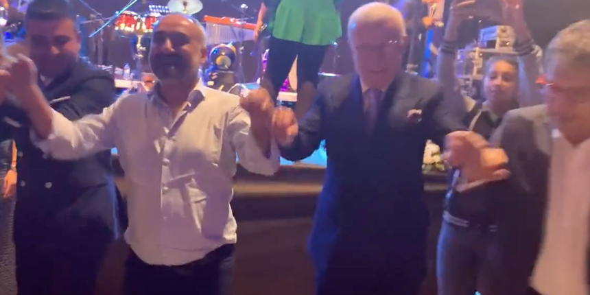 Ahmet Güneştekin sergisine Ümit Firat bakışı...