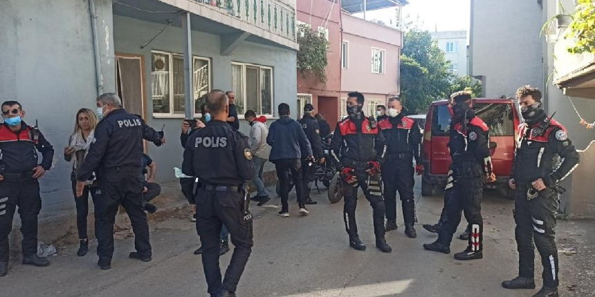 Av tüfeğiyle eşini ve 2 çocuğunu rehin aldı!