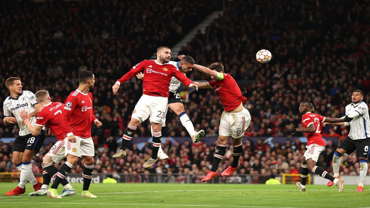 Türk duvarı Manchester'in başına bela oldu! Çağlar'dan sonra Merih de golünü attı!