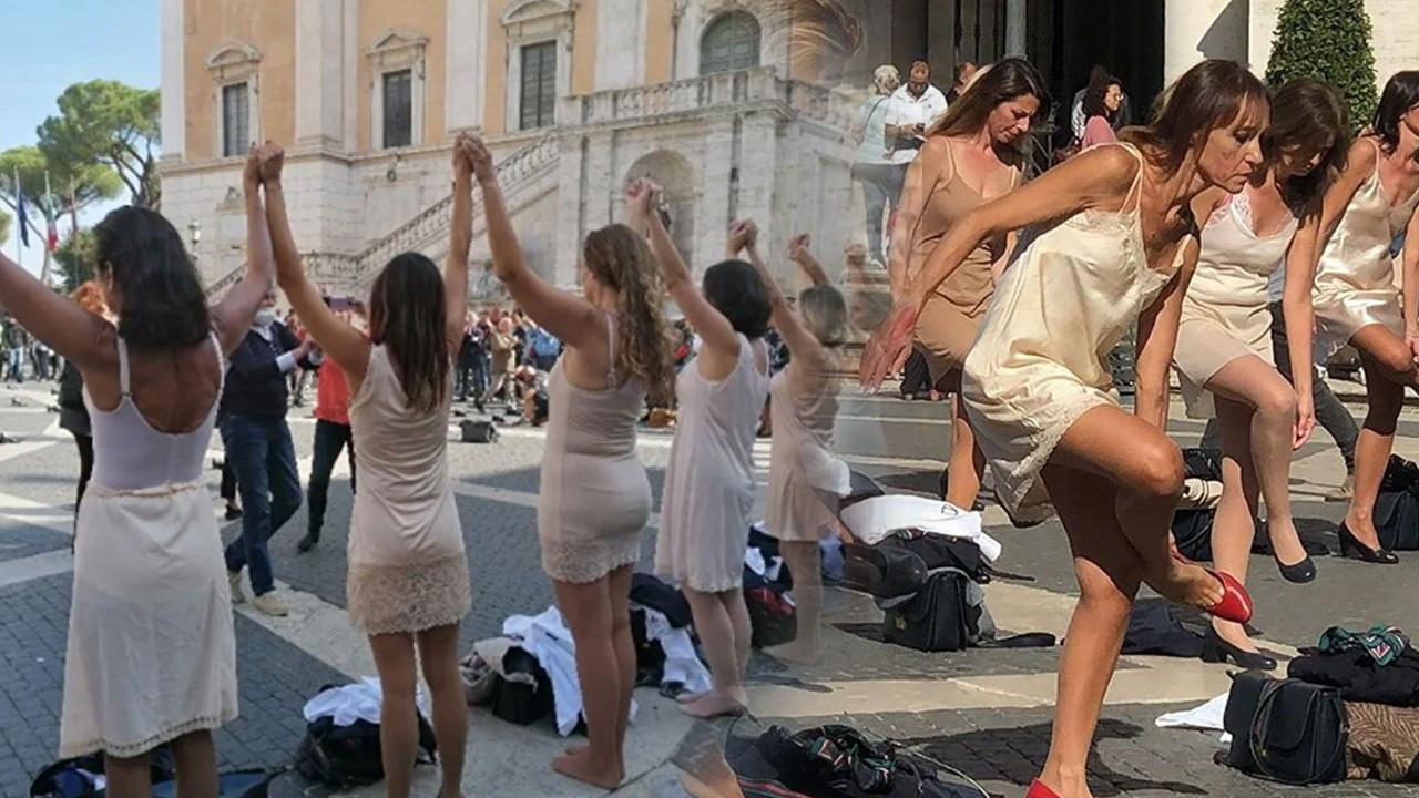 Hosteslerden dikkat çeken protesto! Meydanda soyundular...
