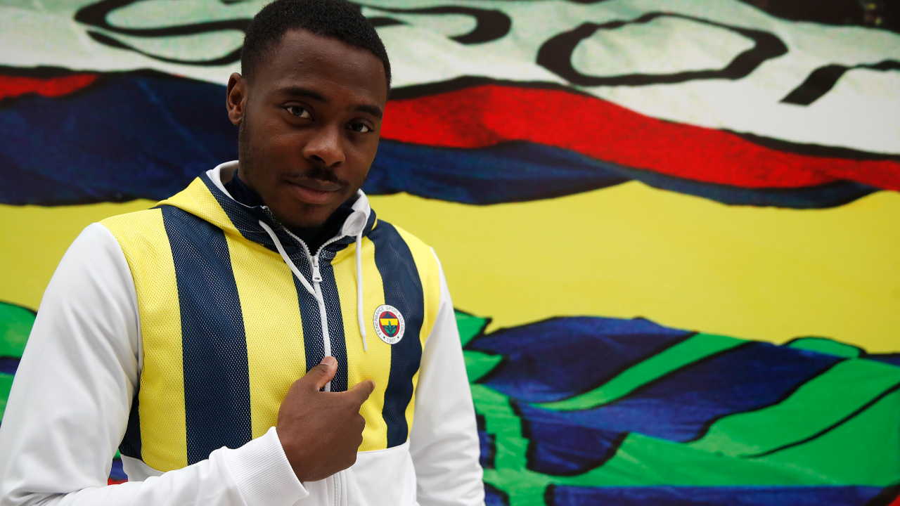 Fenerbahçe'li Osayi-Samuel'e sosyal medya paylaşımı nedeniyle PFDK'dan 3 maç ceza