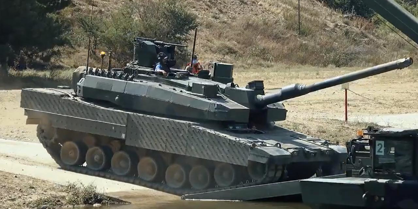Altay tankı için imzalar atıldı... Dışişleri Bakanı Çavuşoğlu duyurdu