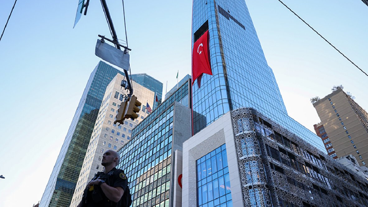 New York’taki Türkevi'nin önünde şüpheli paket alarmı