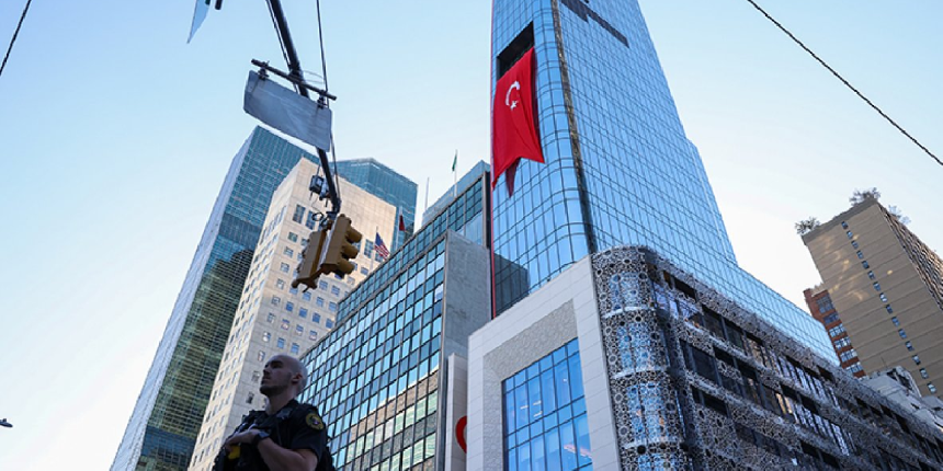 New York’taki Türkevi'nin önünde şüpheli paket alarmı
