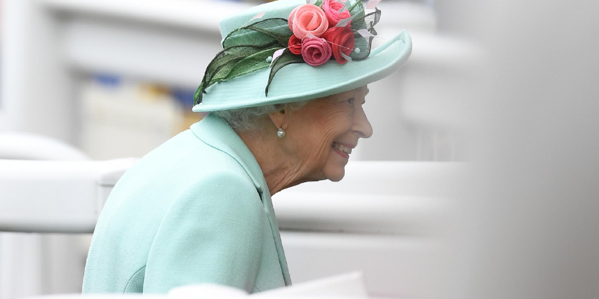 Kraliçe II. Elizabeth korkuttu! Geceyi hastanede geçirdi