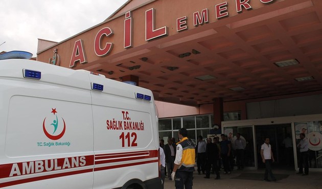 Kız arkadaşının babası ve ağabeyi tarafından bıçaklandı