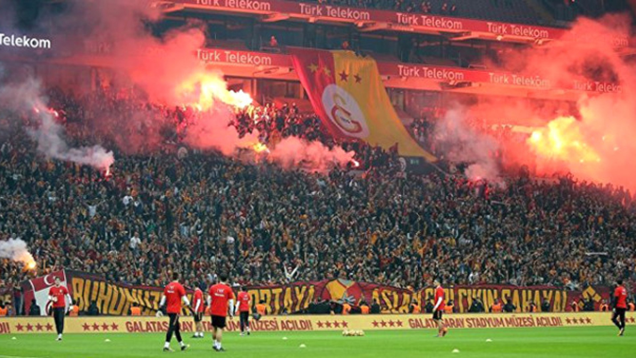 Galatasaray, Beşiktaş derbi öncesi antrenmanını bir kez daha taraftarlarına açıyor