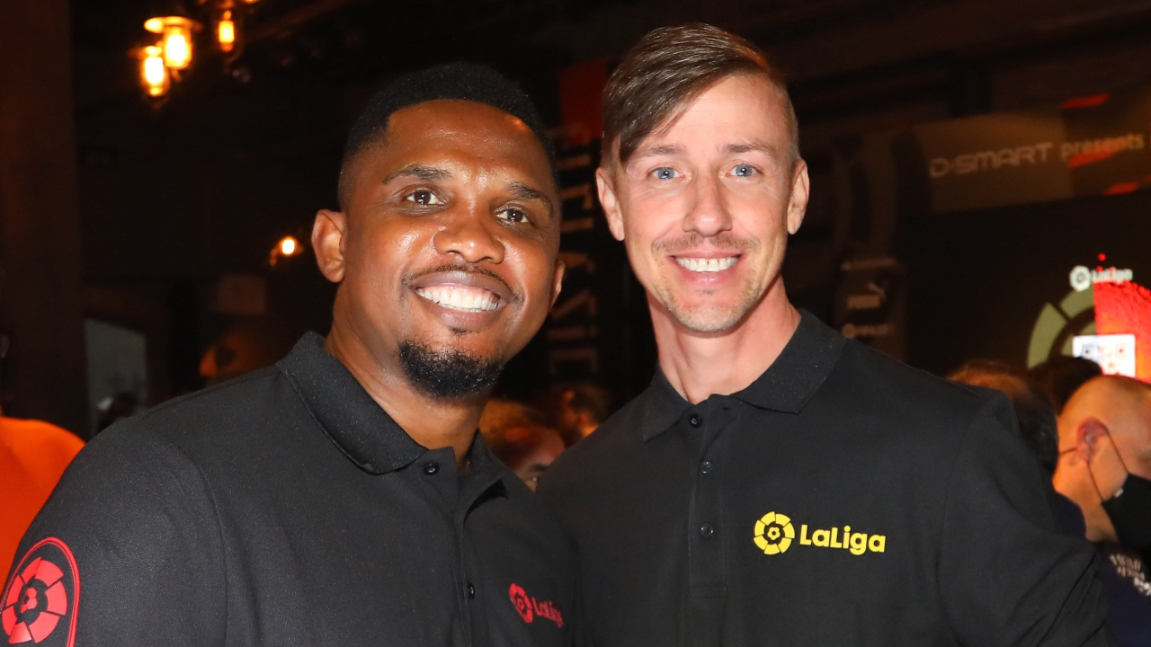 Guti Hernandez ve Samuel Eto'o El Clasico coşkusunu bu kez İstanbul'da yaşadı