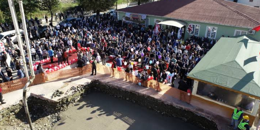 Ayancık'ta yaralar sarılıyor! Sel felaketi sonrası geleceğe temel atıldı
